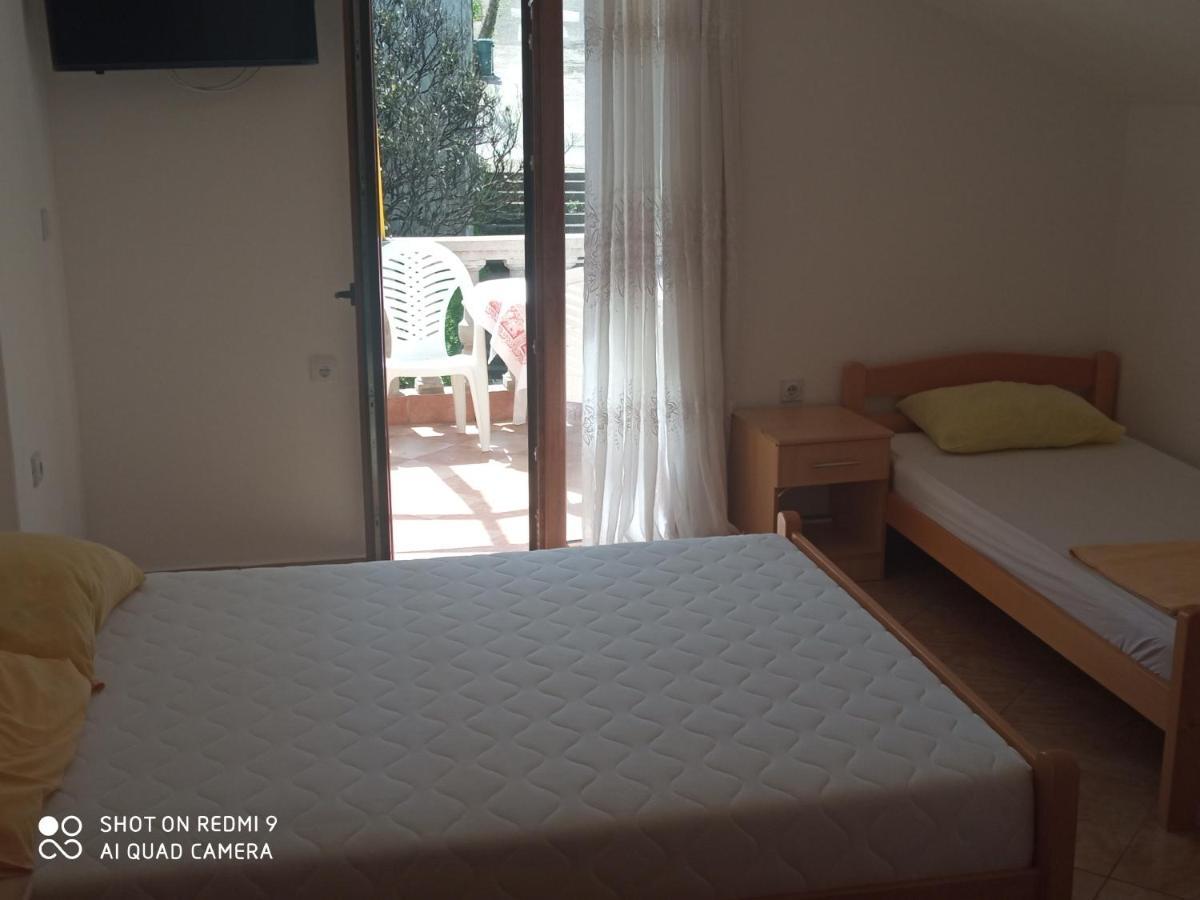 Apartments Petrovic Тиват Екстериор снимка